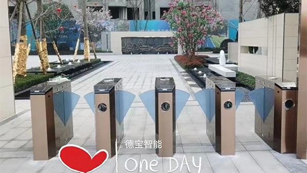 門禁閘機(jī)生產(chǎn)廠家誰家的好？哪個(gè)廠家更專業(yè)？