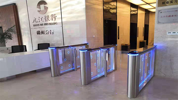 速通門和擺閘的區(qū)別是什么？