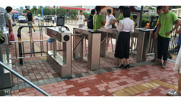 三桿閘機(jī)怎么調(diào)速度？