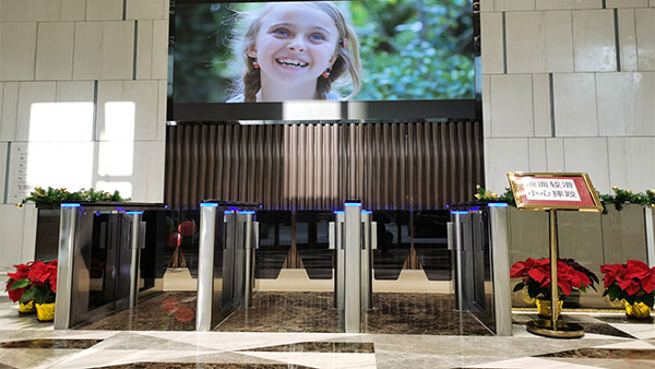 速通門閘機(jī)廠家該如何選擇？怎樣判定質(zhì)量？