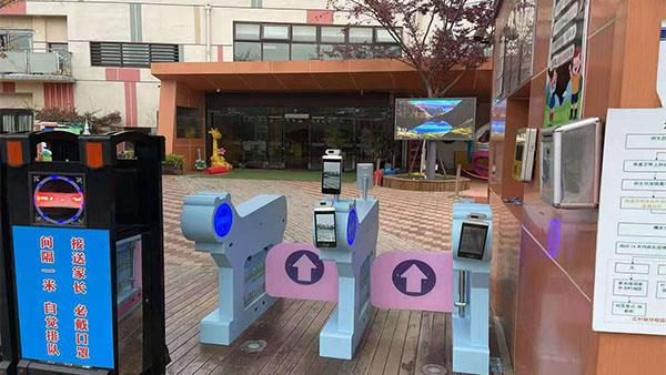 幼兒園擺閘廠家哪個(gè)好？