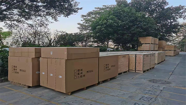 德寶閘機(jī)遠(yuǎn)銷(xiāo)海內(nèi)外，看，又一大批閘機(jī)等待遠(yuǎn)洋到達(dá)大洋彼岸